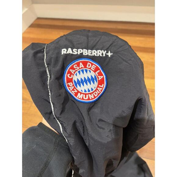 GV gallery coal trackpants - Picture 2 of 4